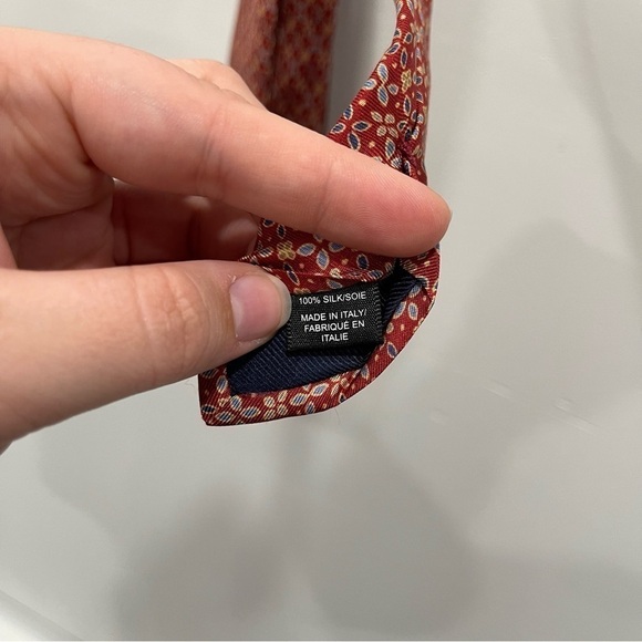 Saks Fifth Avenue Red Floral Printed Silk Tie Made In Italy - Picture 9 of 10